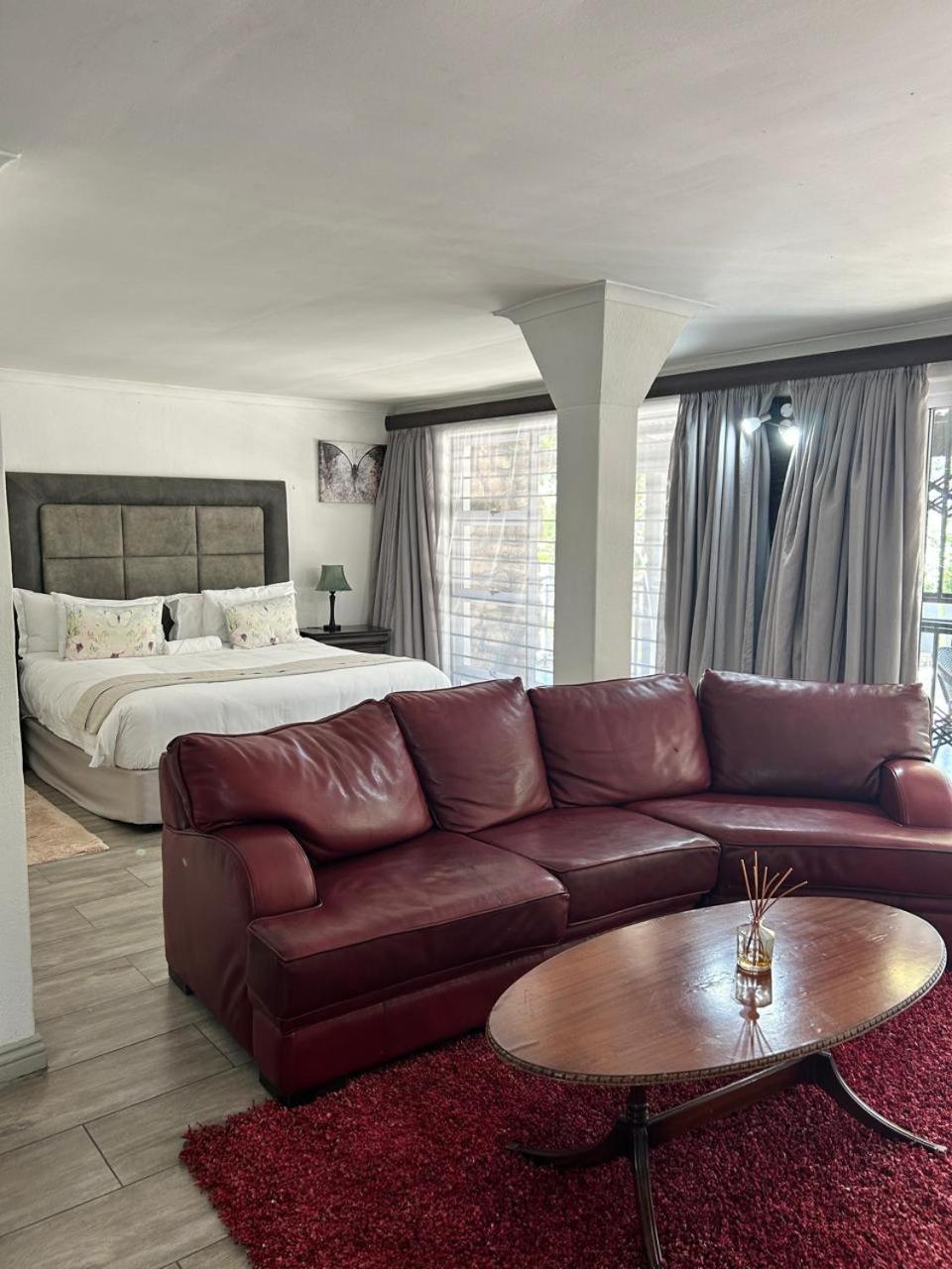 Calla Lily Guesthouse Mbombela Exterior photo