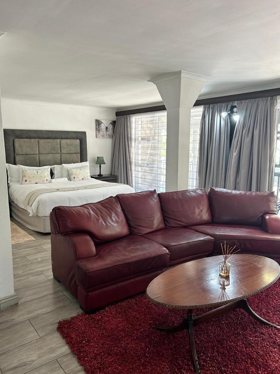 Calla Lily Guesthouse Mbombela Exterior photo