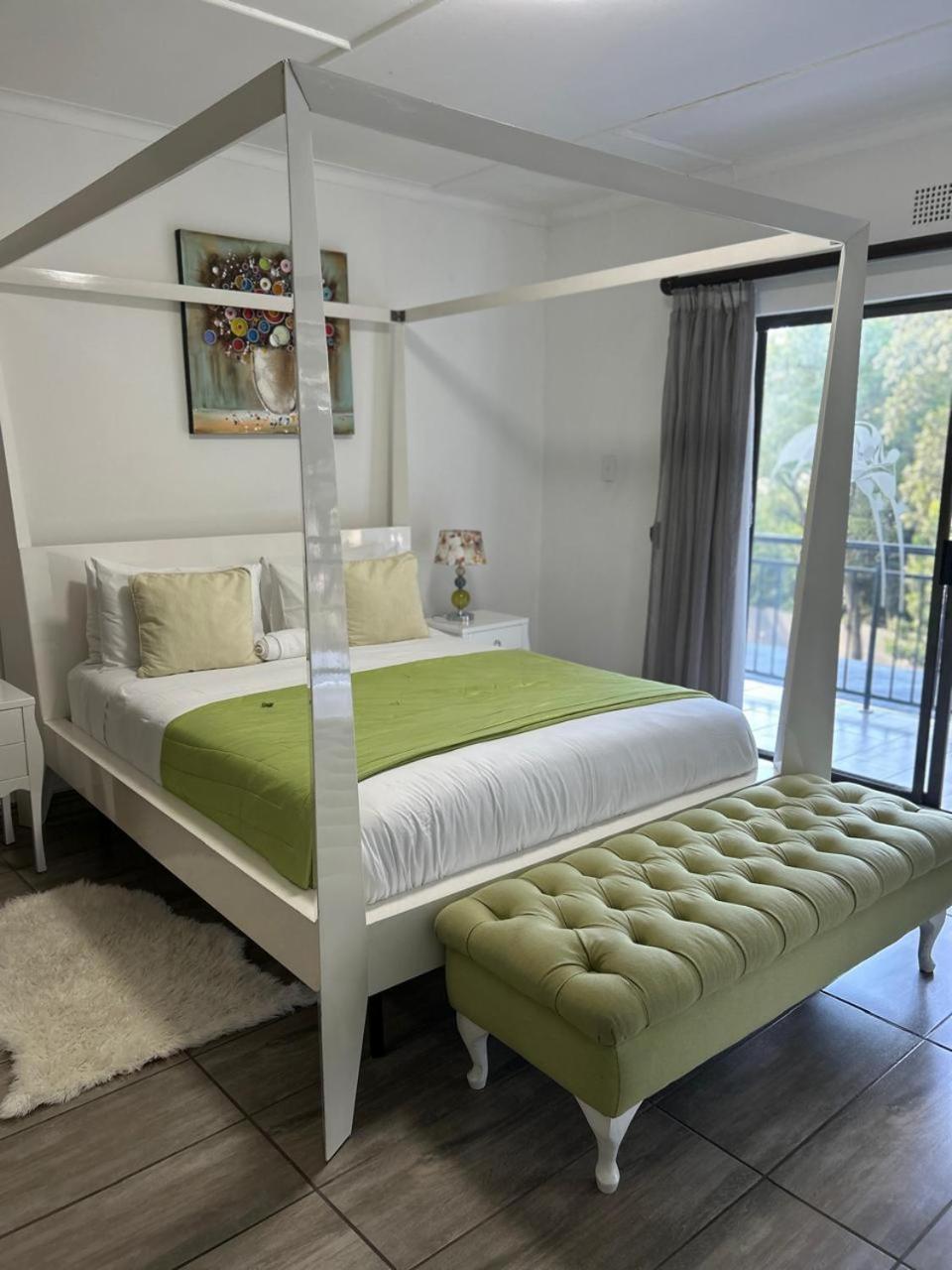 Calla Lily Guesthouse Mbombela Exterior photo