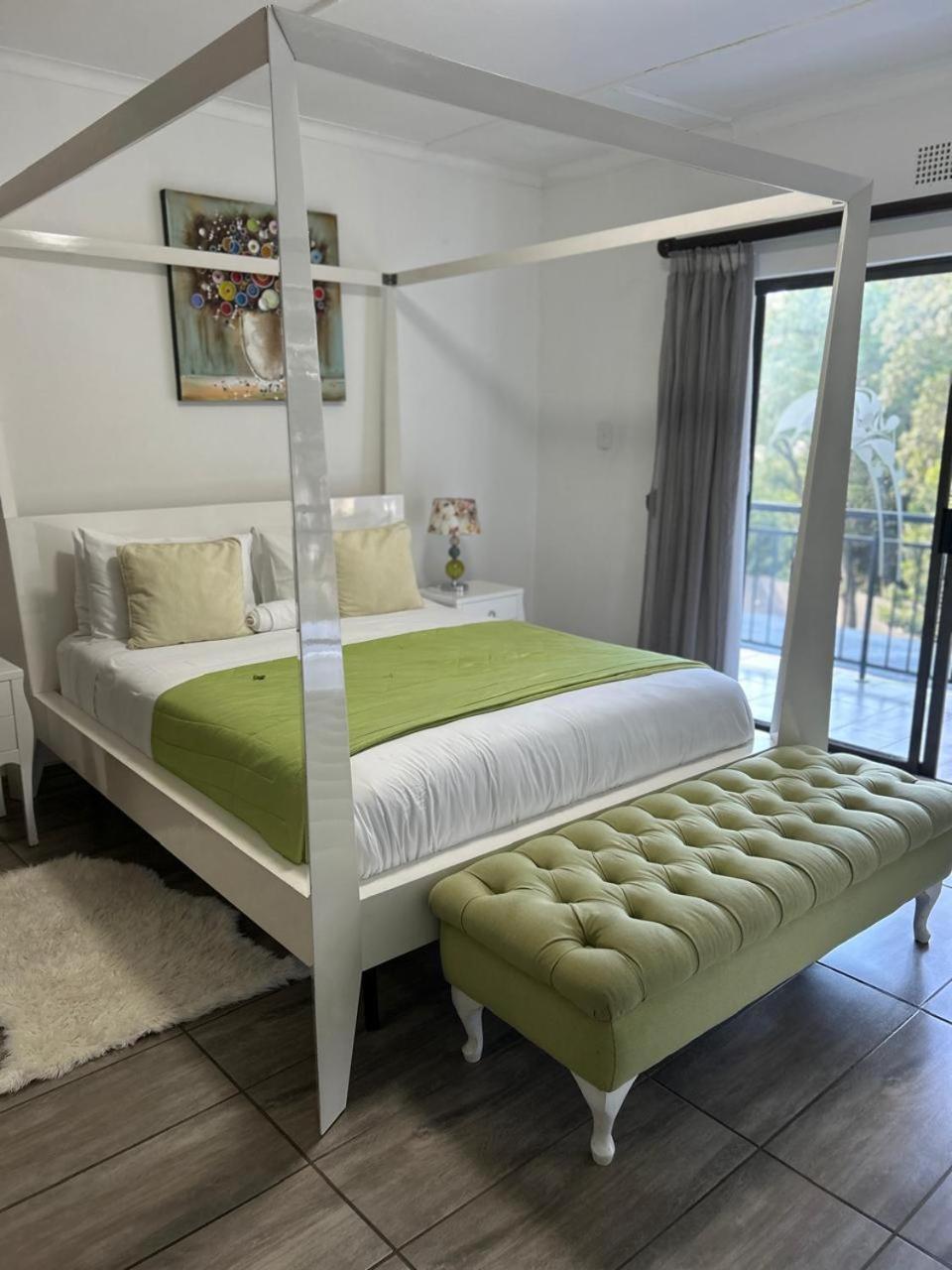 Calla Lily Guesthouse Mbombela Exterior photo