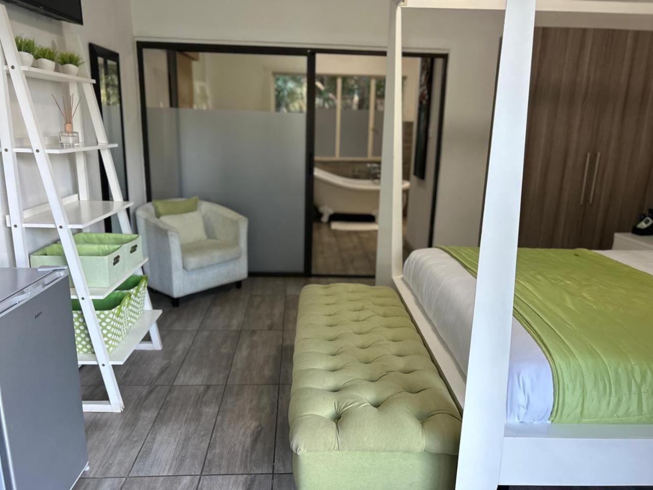 Calla Lily Guesthouse Mbombela Exterior photo