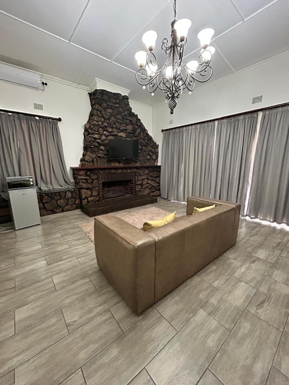 Calla Lily Guesthouse Mbombela Exterior photo